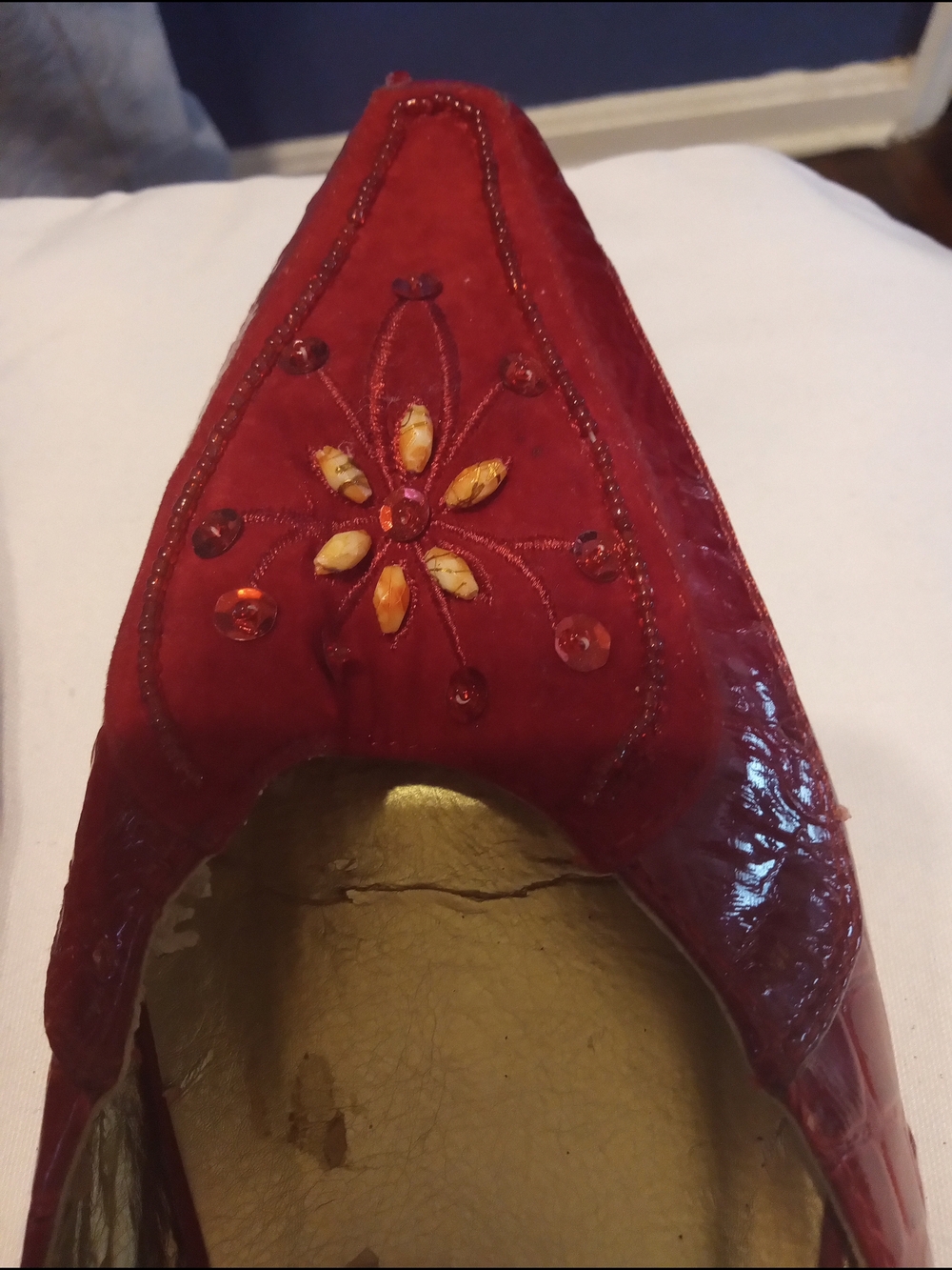 Vintage Embroidered Red Women's Pointed Flat